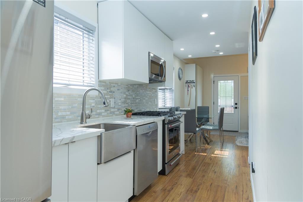 31 Newlands Avenue Property Photo 5