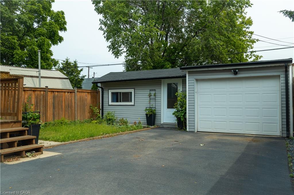 31 Newlands Avenue Property Photo 11