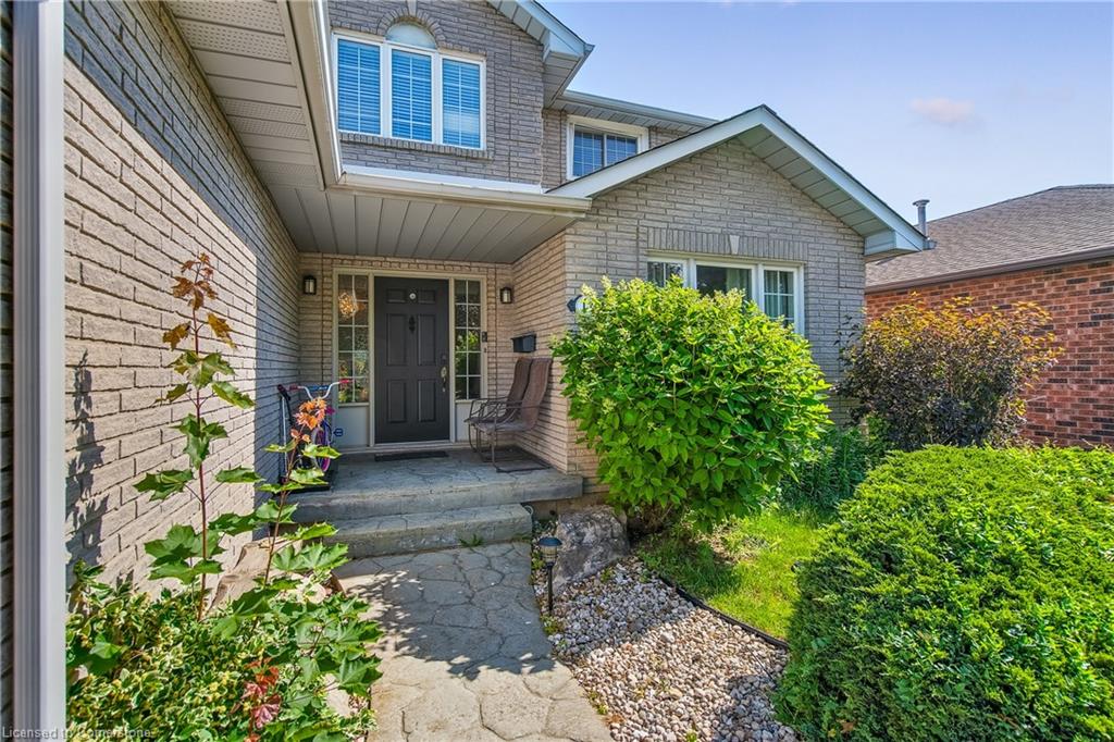 11 Sumner Crescent Property Photo 2