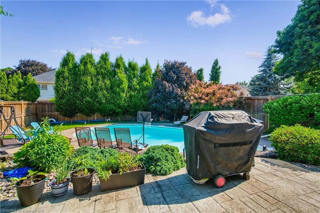 11 Sumner Crescent Property Photo 34