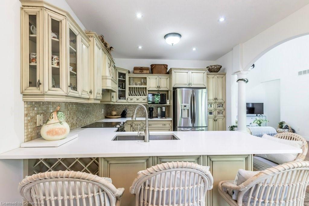 747 Garden Court Crescent Property Photo 15