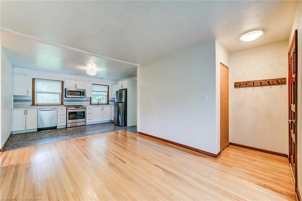 8 Gordon Street Property Photo 12