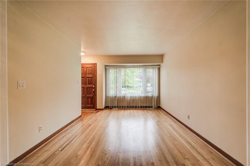 8 Gordon Street Property Photo 13