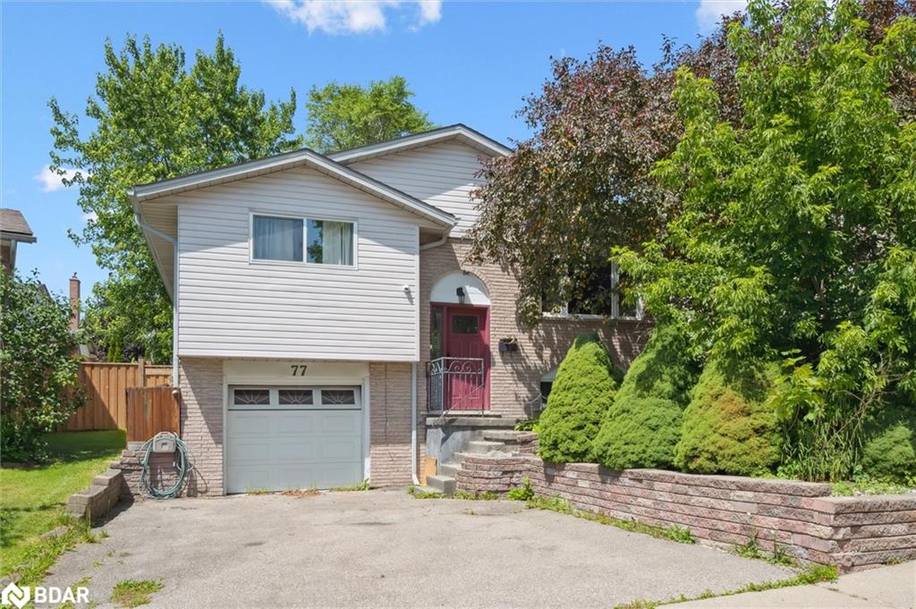 77 Pinemeadow Crescent Property Photo 1