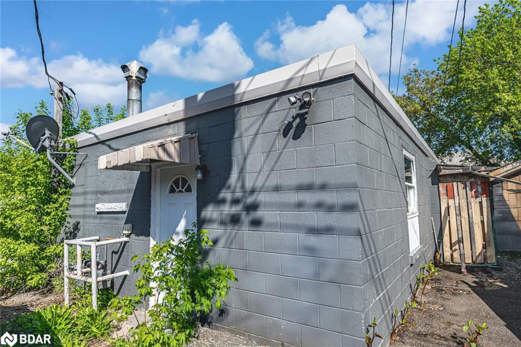 27 Queen Street West Property Photo 11
