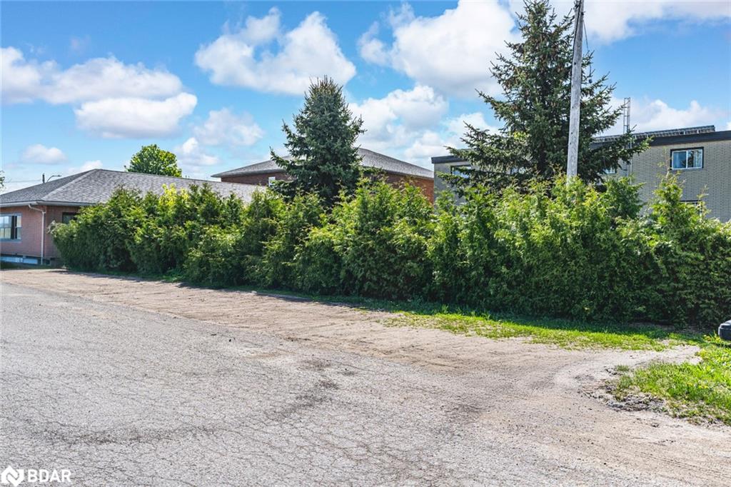 27 Queen Street West Property Photo 12