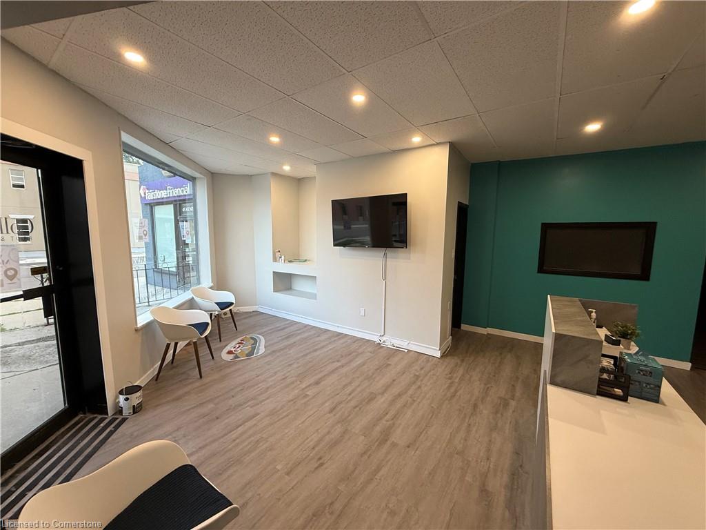 43 Kent Street N Property Photo 3
