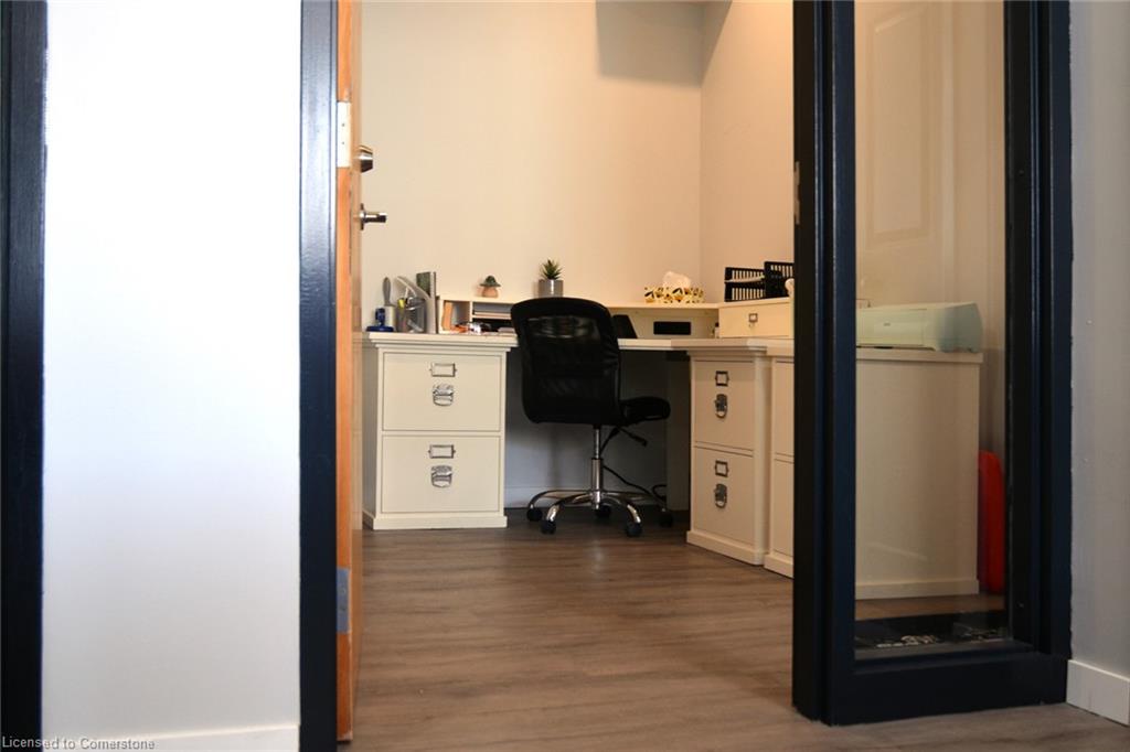 43 Kent Street N Property Photo 4