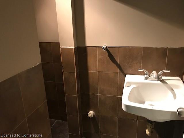 1-236 King Street E Property Photo 15