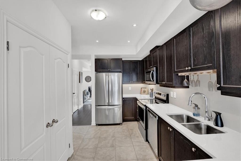 26-383 Dundas Street E Property Photo 6