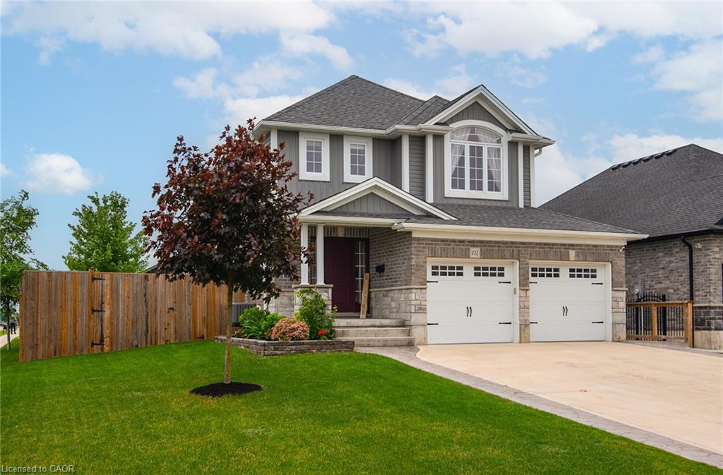 102 Forbes Crescent Property Photo 2