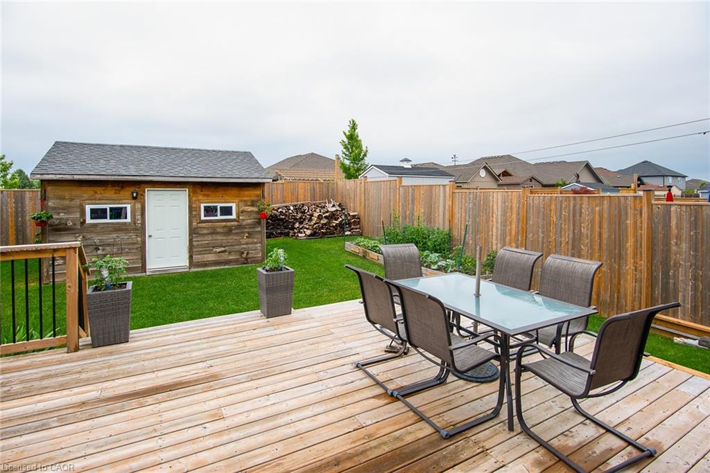 102 Forbes Crescent Property Photo 4