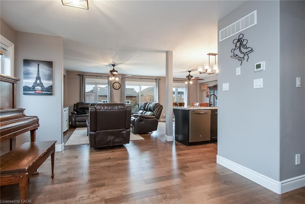 102 Forbes Crescent Property Photo 13