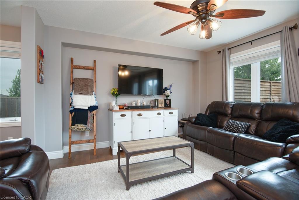 102 Forbes Crescent Property Photo 15