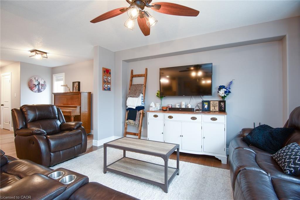 102 Forbes Crescent Property Photo 16