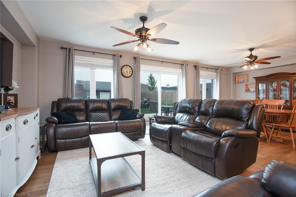 102 Forbes Crescent Property Photo 17