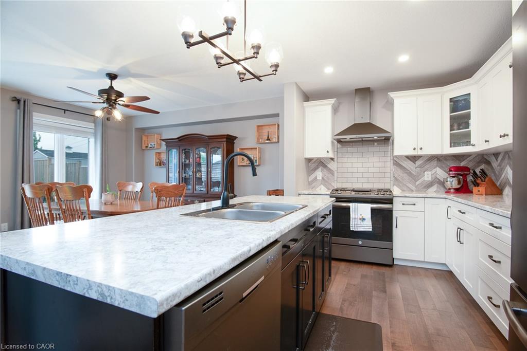 102 Forbes Crescent Property Photo 18