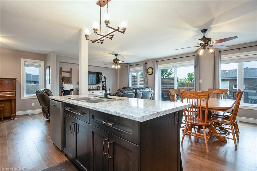 102 Forbes Crescent Property Photo 21