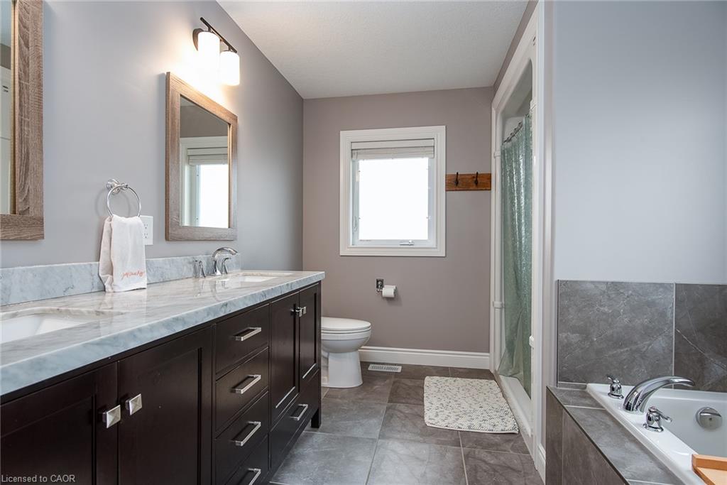 102 Forbes Crescent Property Photo 28