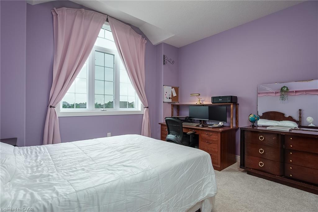 102 Forbes Crescent Property Photo 30