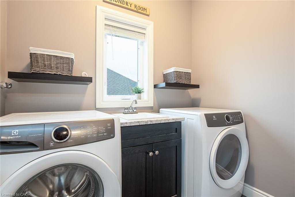 102 Forbes Crescent Property Photo 31