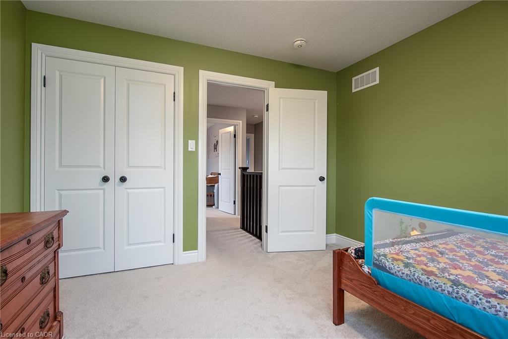 102 Forbes Crescent Property Photo 33