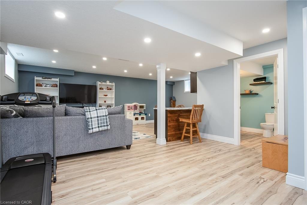 102 Forbes Crescent Property Photo 37