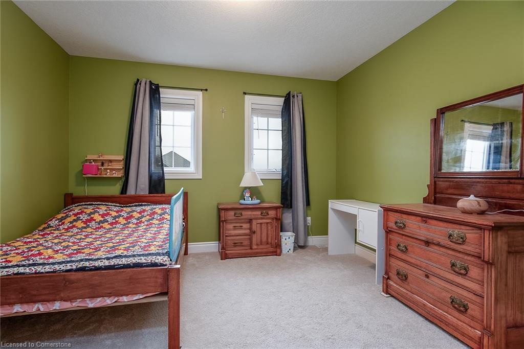 102 Forbes Crescent Property Photo 32