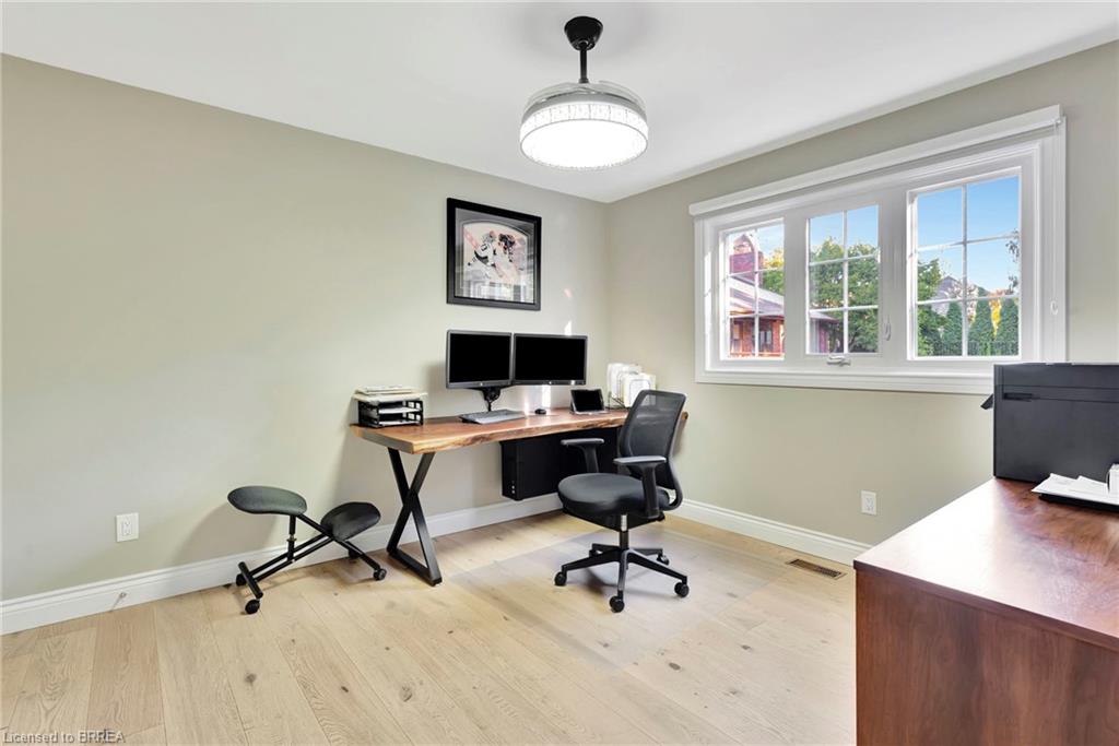 23 Scarfe Gardens Property Photo 20