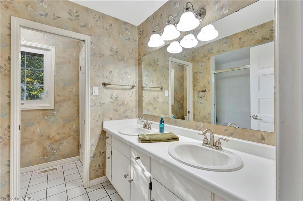 23 Scarfe Gardens Property Photo 21