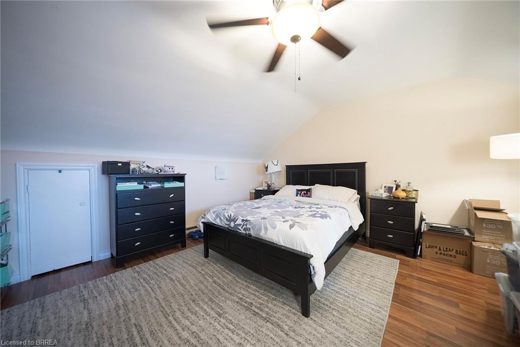 142 Grand River Street N Property Photo 17