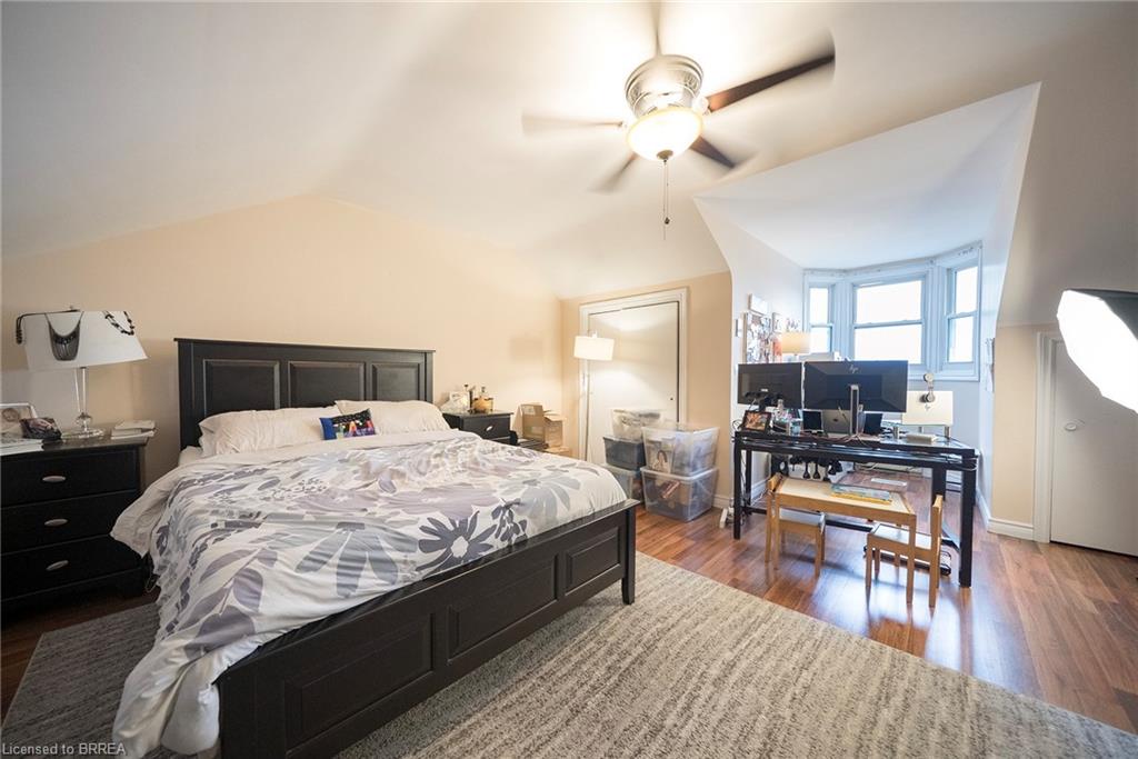142 Grand River Street N Property Photo 18