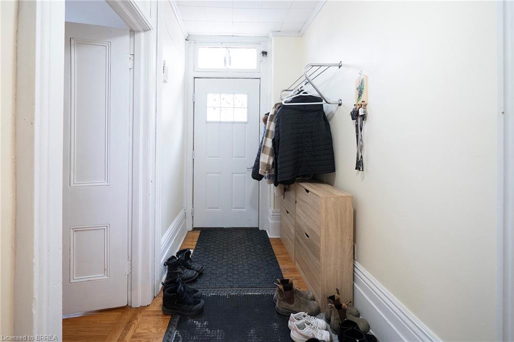 142 Grand River Street N Property Photo 20