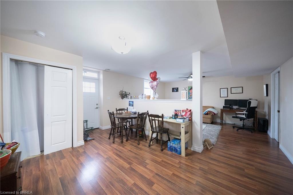 142 Grand River Street N Property Photo 28