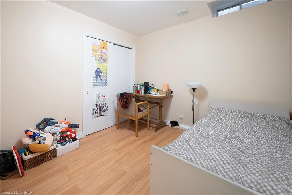 142 Grand River Street N Property Photo 33