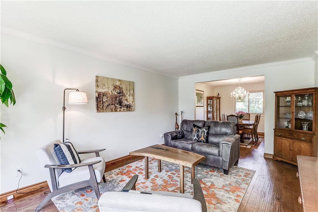 645 Dynes Road Property Photo 10