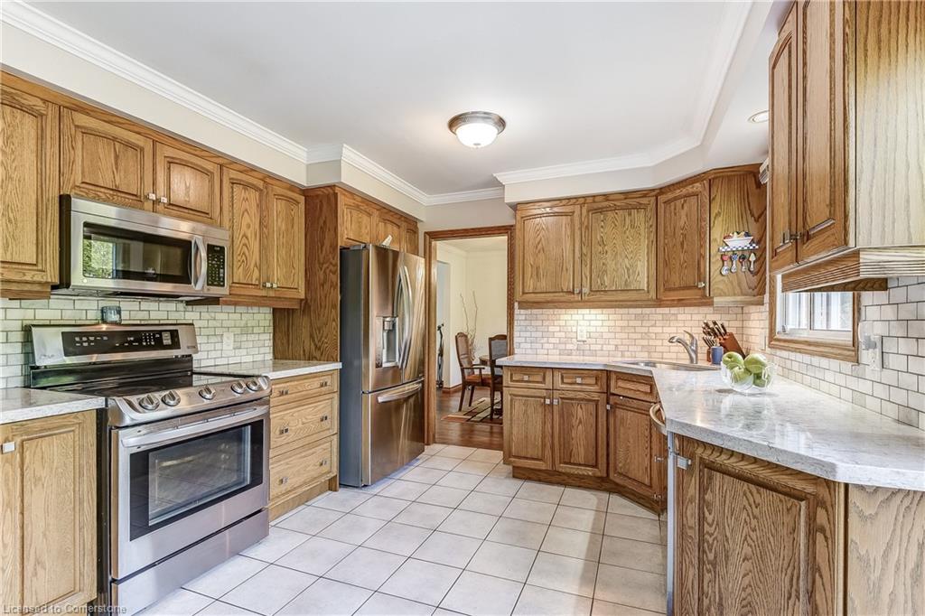 645 Dynes Road Property Photo 17