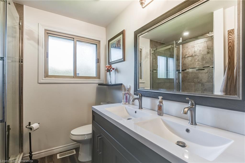 645 Dynes Road Property Photo 39