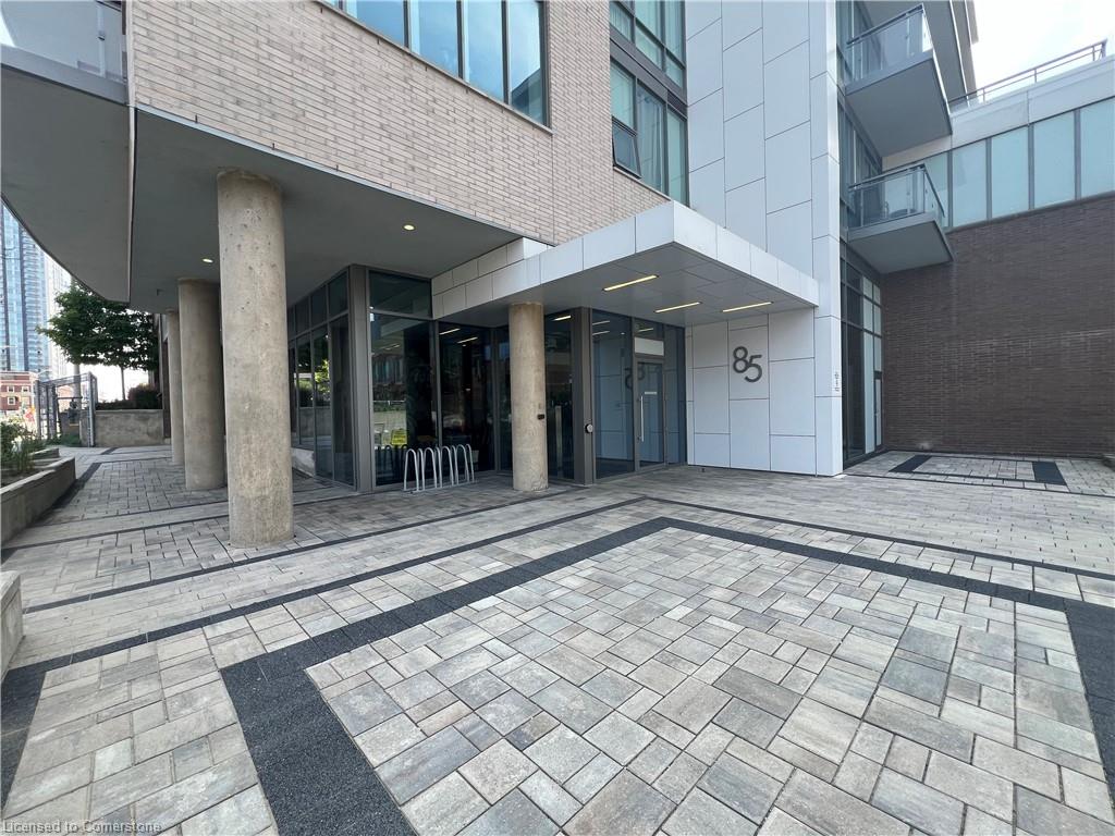 212-85 Duke Street W Property Photo 1