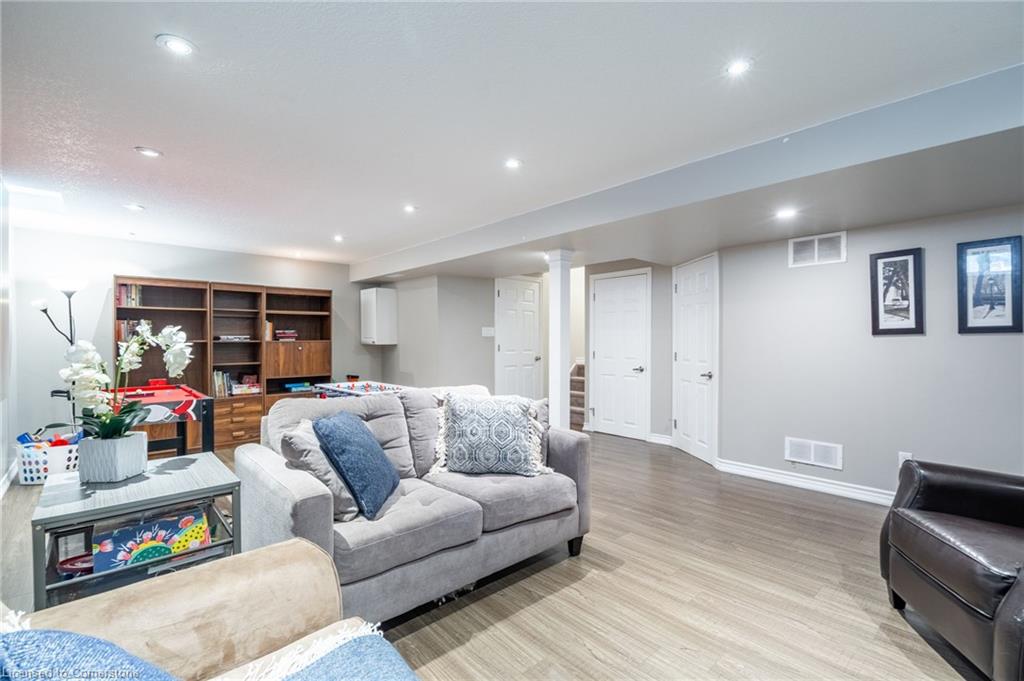 12 Bloomsbury Court Property Photo 30