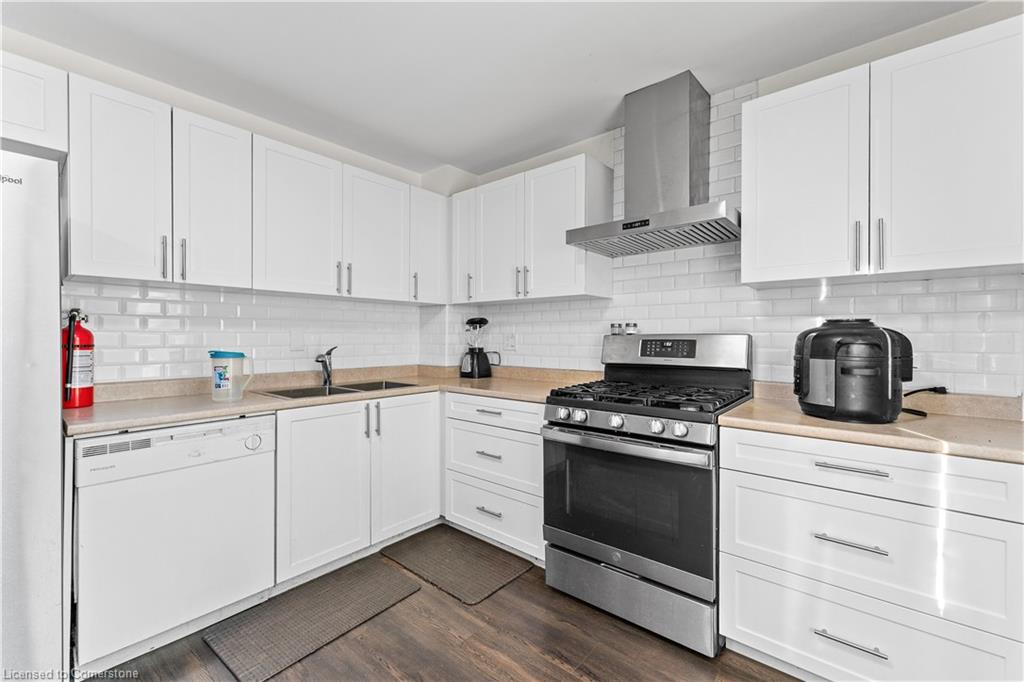 115-900 Centralpark Drive Property Photo 22