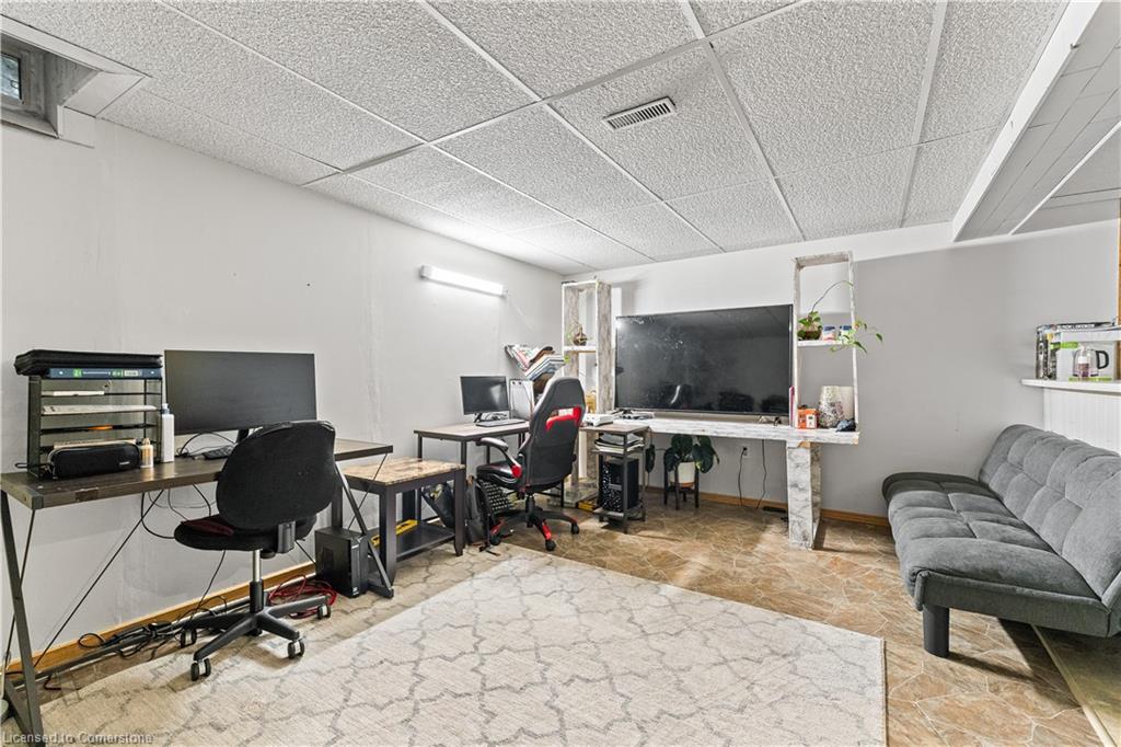 115-900 Centralpark Drive Property Photo 44