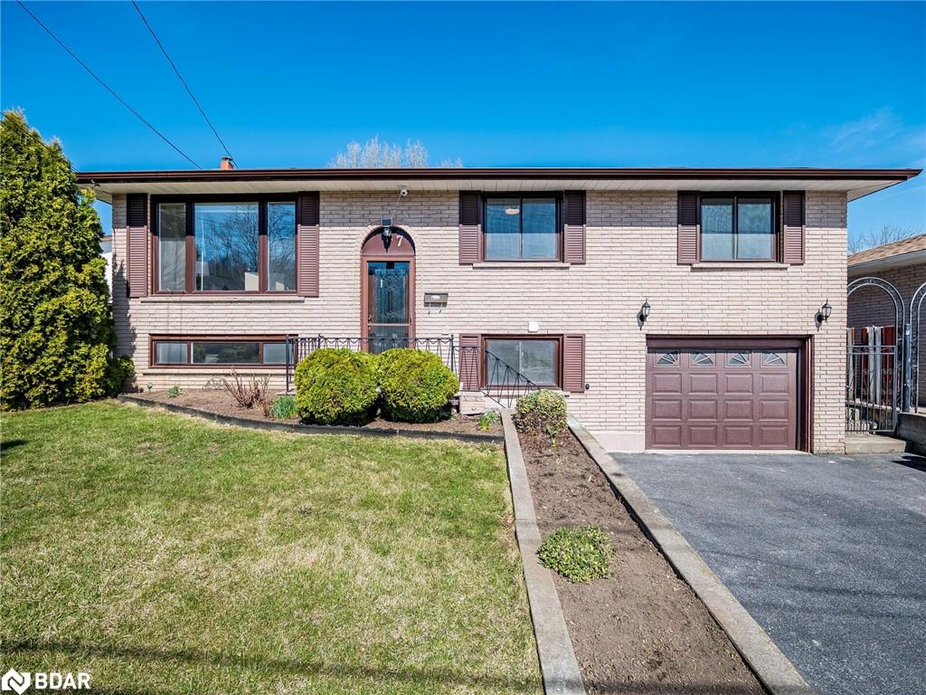 7 Capilano Drive Property Photo 1