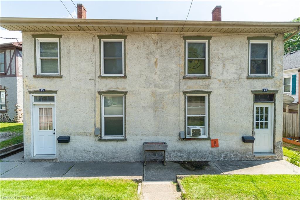 43-45 William Street S Property Photo 2