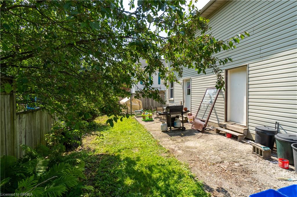 43-45 William Street S Property Photo 4