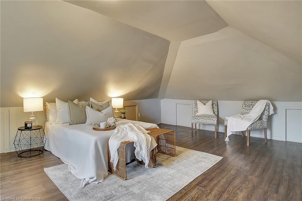 211 Dolph Street N Property Photo 10