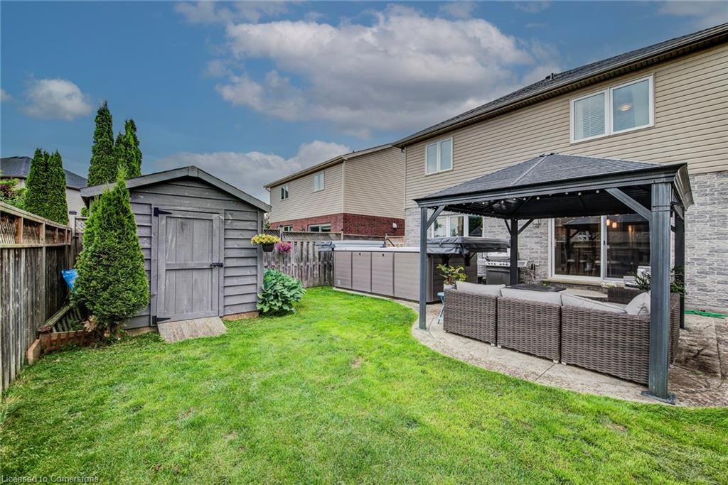 719 Frontenac Crescent Property Photo 3