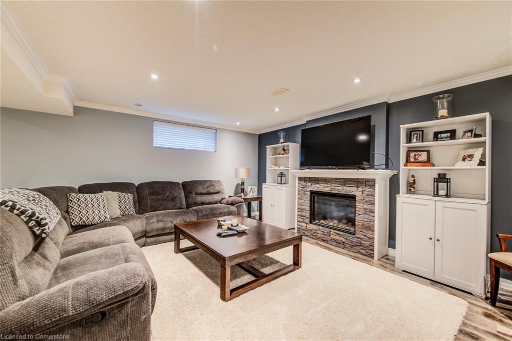 719 Frontenac Crescent Property Photo 26
