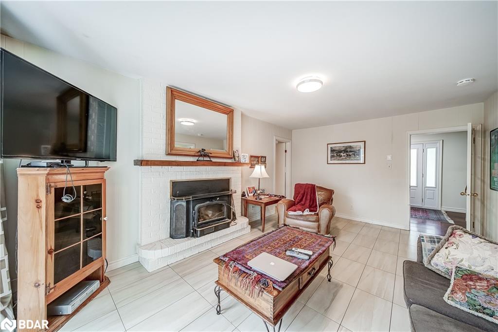 15809 Dufferin Street Property Photo 15