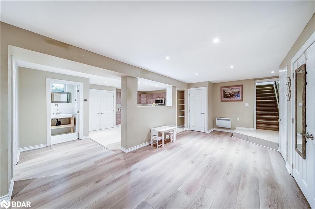 15809 Dufferin Street Property Photo 28